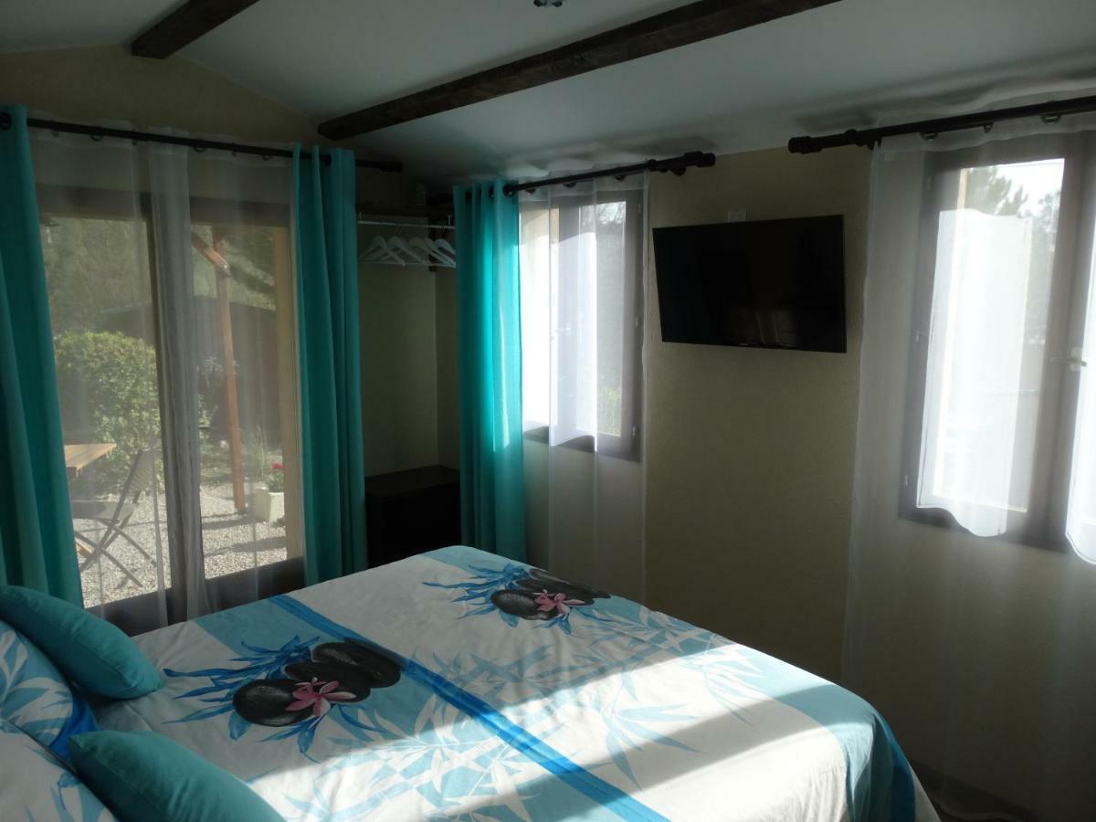 Bed and Breakfast La Douceur D'Un Jardin Callas Exterior foto