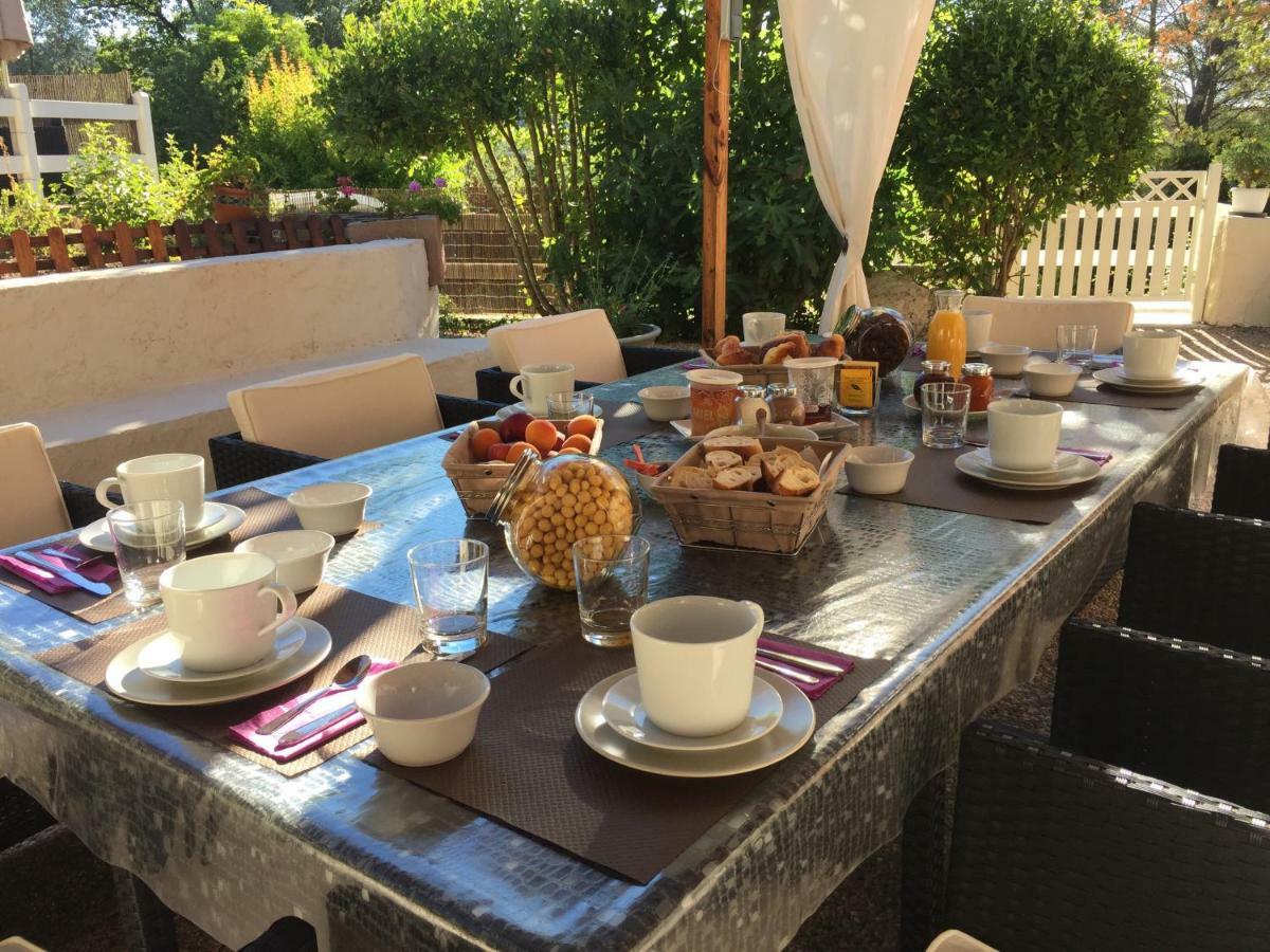 Bed and Breakfast La Douceur D'Un Jardin Callas Exterior foto